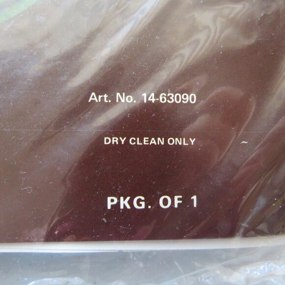 To Love Oval Sampler LeeWards Cross Stitch Kit With Frame #14-63090 - Picture 4 of 10